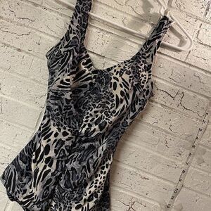Island Pearls Animal Print Black One Piece Bathing Suit 10